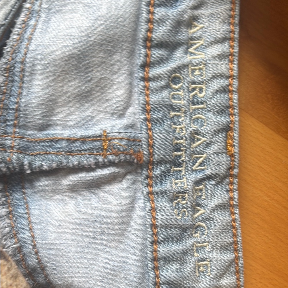 American Eagle Outfitters Light Blue Boy Crop Jeans - Picture 4 of 6